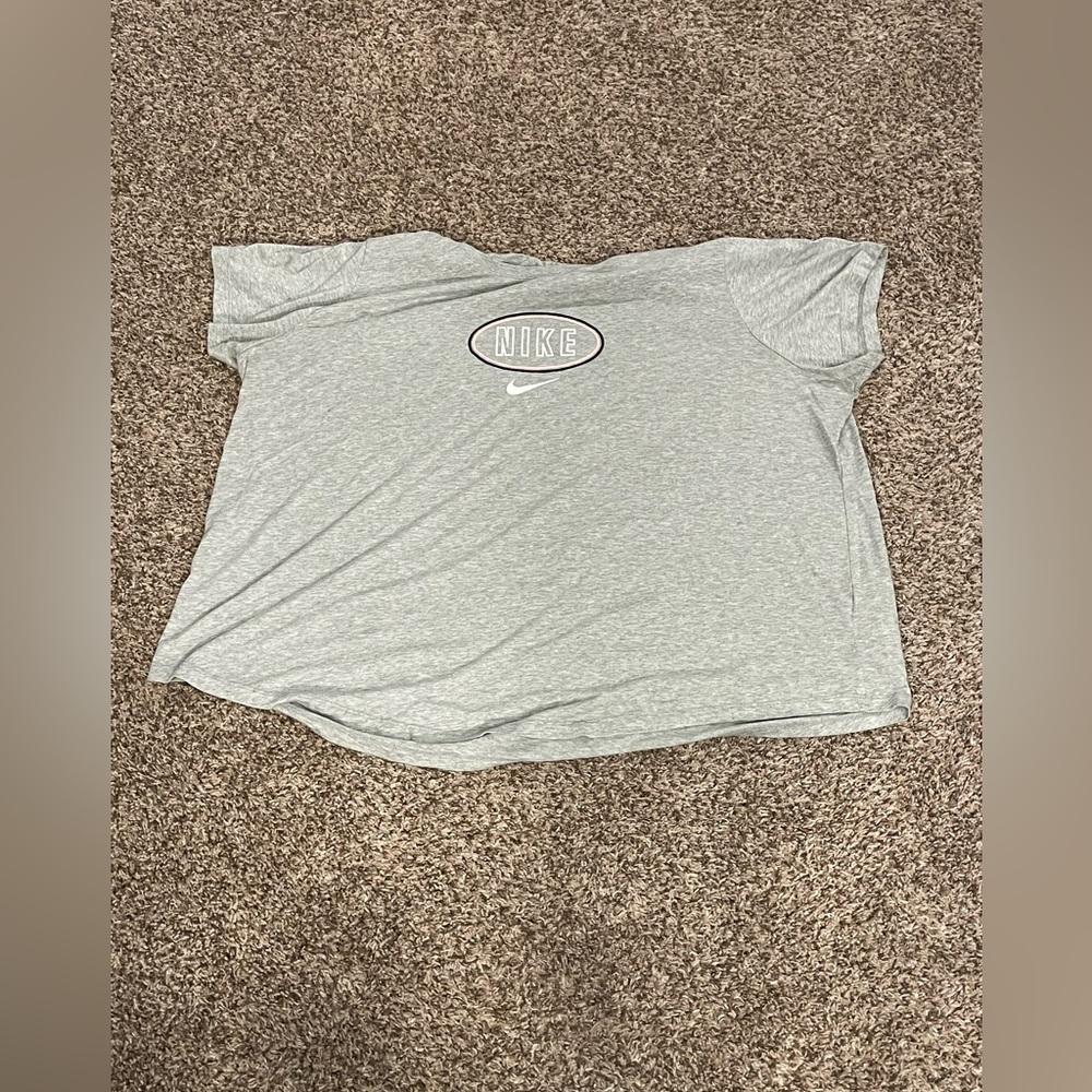 The Nike Tee 3x